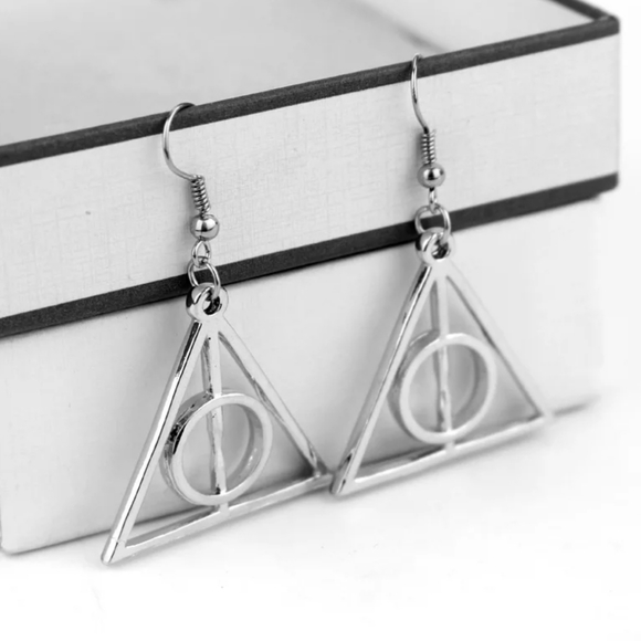 🔹️Harry Potter Silvertone Hallows Earrings - Picture 4 of 5